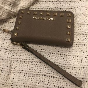 Michael Kors wristlet
